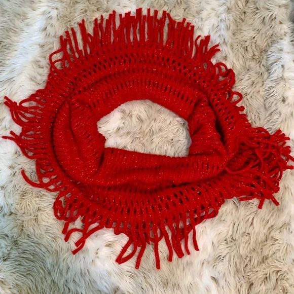 Steve Madden Red W/ Metallic Thread Infinity Scarf - Picture 1 of 4